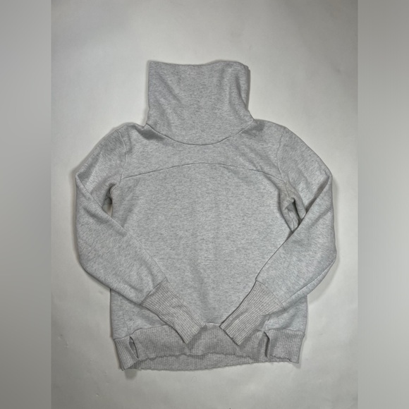 ALO Yoga Sweaters - Alo Yoga Tan Funnel Neck Athletic Sweater Grey Size Small Womens